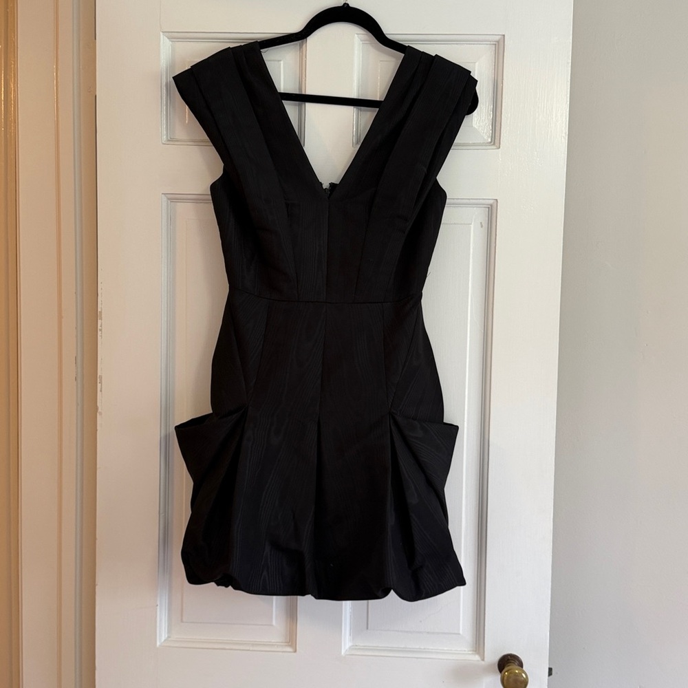 BCBGMaxAzria Black V-Neck Sculpted Cocktail Dress